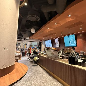 El-Prat Terminal 1 - Airport Terminals Near Me - El Prat de Llobregat, B