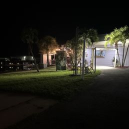 Lights on but turning people away 1.5 hrs before the actual closing time posted. Lights on but turning people away 1.5 hrs before the actual closing time posted.