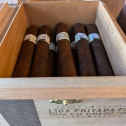 Wag's Liquor & Fine Cigars