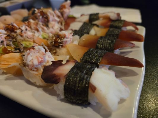 Hiroba Sushi by null