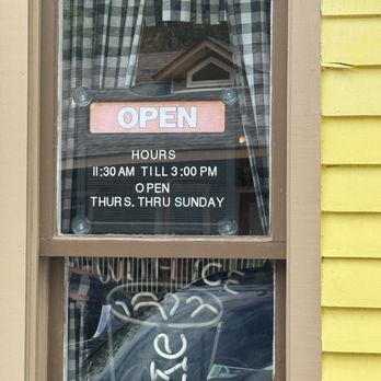 Ice Cream Delights - Hours - Desserts Near Me - Eureka Springs, Arkansas