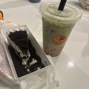 Bean & Bites Bistro - Cookies & Cream Crepes and Strawberry Matcha with Strawberry Popping Pearls - Bakeries Near Me - Milton, Florida