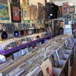 Vinyl Revolution - Vinyl digging at Re olition