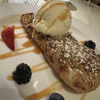 Bice Ristorante Orlando - Strudel alle Mele - Italian Near Me - Orlando, Florida Bice Ristorante Orlando - Strudel alle Mele - Italian Near Me - Orlando, Florida