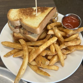 Hop Valley Brewing Company - HV Turkey Melt - Breweries Near Me - Eugene, Oregon Hop Valley Brewing Company - HV Turkey Melt - Breweries Near Me - Eugene, Oregon