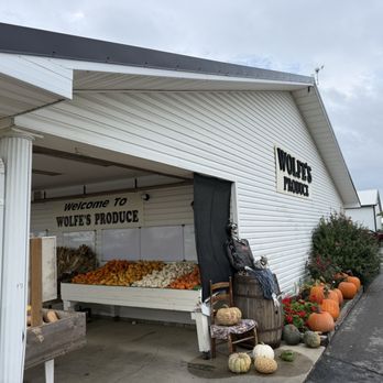 Wolfe's Produce - Side view - Fruits & Veggies Near Me - Findlay, Ohio Wolfe's Produce - Side view - Fruits & Veggies Near Me - Findlay, Ohio