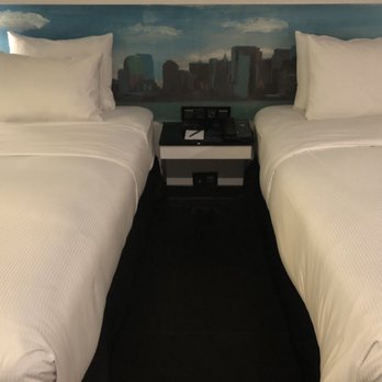 Hilton Madrid Airport - Two very comfortable twin size beds - Hotels Near Me - Madrid, M Hilton Madrid Airport - Two very comfortable twin size beds - Hotels Near Me - Madrid, M