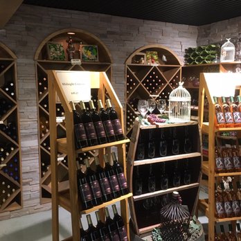 Amber Falls Winery & Cellars - Wineries Near Me - Hampshire, Tennessee