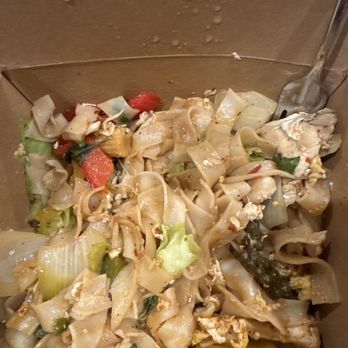 Thai Hot Restaurant - Drunken noodles - Thai Near Me - Indio, California