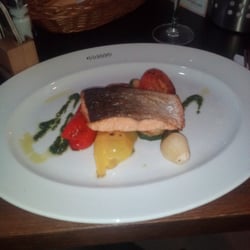 Pijezpi - Losos s gril. zeleninou / salmon w grilled veggie. OK though lacked spices.