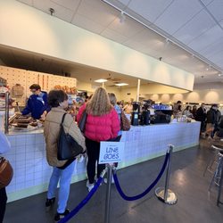 Potchke Bagel - Inside