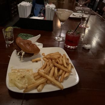 The Black Sheep - Chicken sandwhich - Pubs Near Me - Niantic, Connecticut The Black Sheep - Chicken sandwhich - Pubs Near Me - Niantic, Connecticut