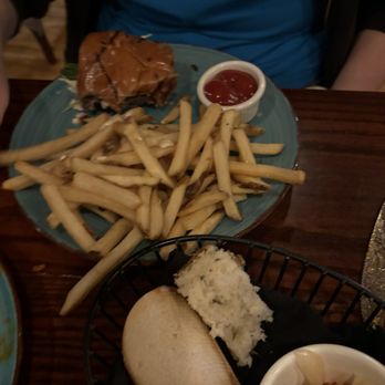 DaCapo - Dacapo Burger - Italian Near Me - Avon, Connecticut