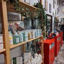 B-Bombshell Salon