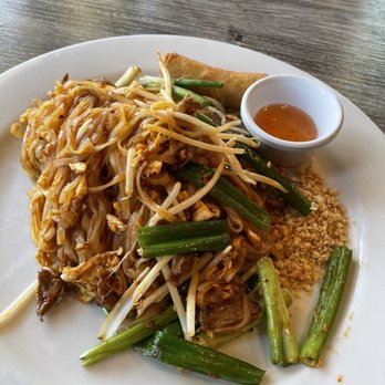 Thai Basil - Pad Thai - Thai Near Me - Tempe, Arizona