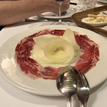 7 Portes - Jamón and Mellon. The Jamón was great; the Mellon wasn't quite as good but solid. - Mediterranean Near Me - Barcelona, B 7 Portes - Jamón and Mellon. The Jamón was great; the Mellon wasn't quite as good but solid. - Mediterranean Near Me - Barcelona, B