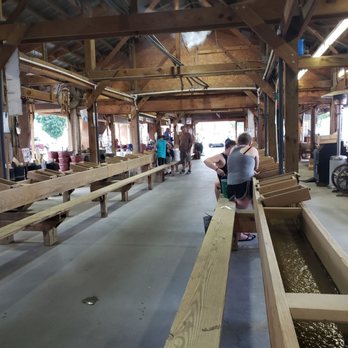 Pigeon Forge Gem Mine - Jewelry Near Me - Pigeon Forge, Tennessee
