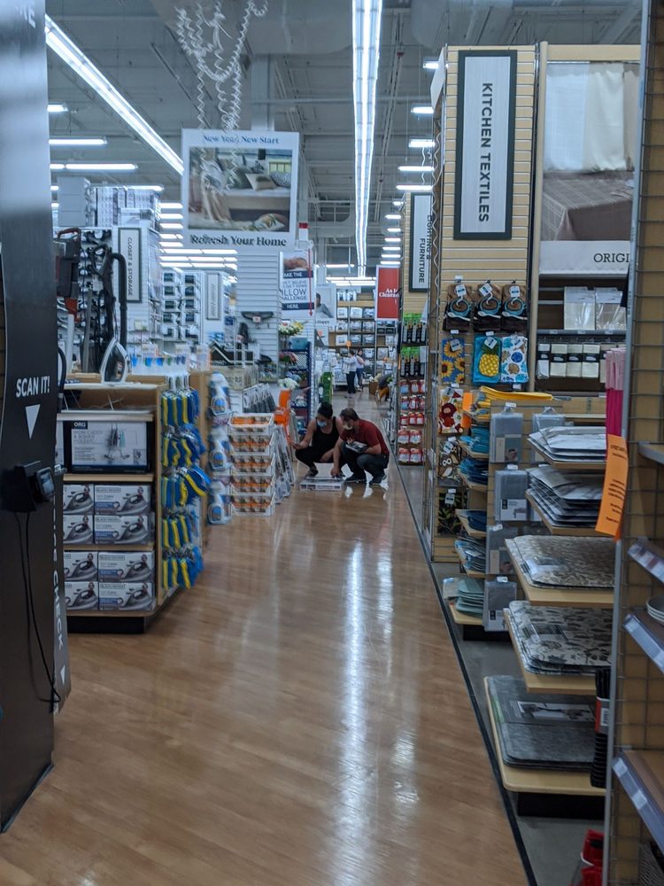 BED BATH AND BEYOND Updated June 2024 11 Photos & 10 Reviews 1602