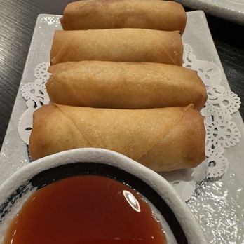 Dumpling Kitchen - Castro - B06. Shanghai-Style Vegetarian Spring Rolls - Noodles Near Me - San Francisco, California
