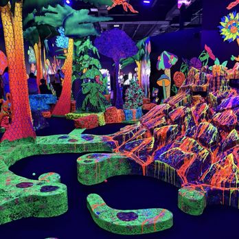 Putting Edge - Course - Mini Golf Near Me - Woodbridge, Ontario