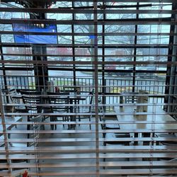 Primanti Bros. Restaurant and Bar - Primanti's enclosed patio with around 20 seats