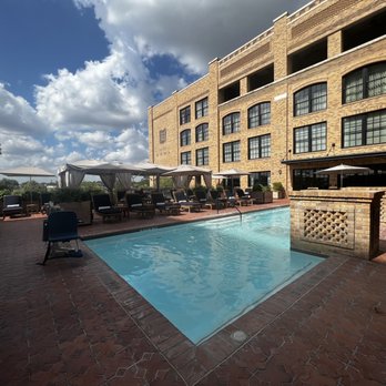 Hotel Emma - Hotel pool - Hotels Near Me - San Antonio, Texas