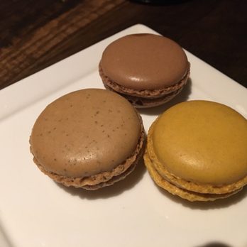 Powder - Complimentary macaroon - New American Near Me - Park City, Utah Powder - Complimentary macaroon - New American Near Me - Park City, Utah