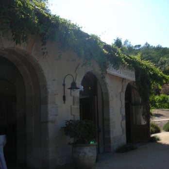 Beringer Vineyards - tasting room entrance - Wineries Near Me - St. Helena, California