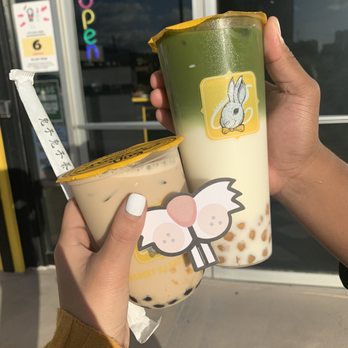 Rabbit Rabbit Tea Hawaii - Iron Buddha Oolong Milk Tea and Kyoto Matcha Latte prior to mixing with golden Boba - Coffee & Tea Near Me - Honolulu, Hawaii