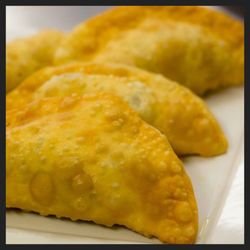 Empanada (beef & cheese)