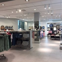 h&m nex opening hours