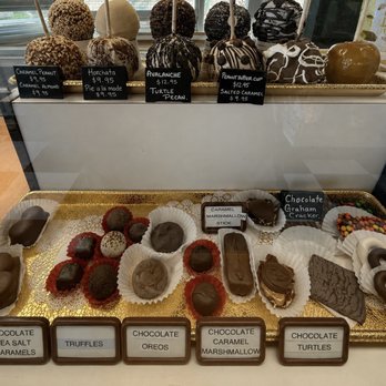 Lloyd's Of Avalon - Delicious treats to choose from - Candy Stores Near Me - Avalon, California