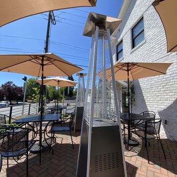 La Cà 38th - Patio Seating - Vietnamese Near Me - Tacoma, Washington