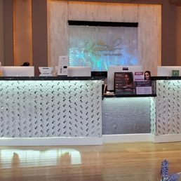 Spa front. So fancy but relaxing :) Spa front. So fancy but relaxing :)