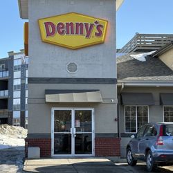 Denny's Restaurant - Outside view