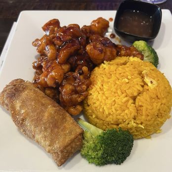CJ Chan - General Tso's chicken combo meal - Chinese Near Me - Moraine, Ohio