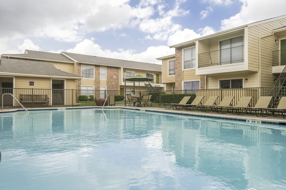 THE ALCOVE 13 Photos 77 E Edgebrook Dr, Houston, Texas Apartments