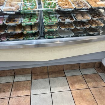 Krispy Kreme - Donuts on display - Donuts Near Me - Hoover, Alabama Krispy Kreme - Donuts on display - Donuts Near Me - Hoover, Alabama