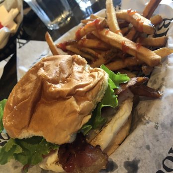 Bronx Alehouse - Grilled Chicken Sandwich - American Near Me - Bronx, New York