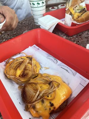 In-N-Out Burger by null