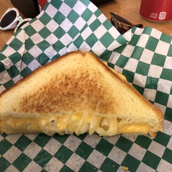 Everdine's Grilled Cheese Co. - Eddie Mack n Cheese Sandwich - Sandwiches Near Me - Naperville, Illinois Everdine's Grilled Cheese Co. - Eddie Mack n Cheese Sandwich - Sandwiches Near Me - Naperville, Illinois