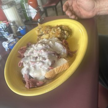 Molly's Souper - Beef chips on a toast with home fries and gravy. - Breakfast & Brunch Near Me - Upland, California