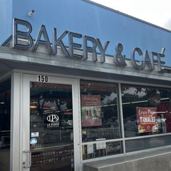 La Plaza Bakery