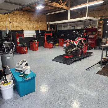 CamaCouve Tire Mounting - Another picture of the shop - Tires Near Me - Vancouver, Washington CamaCouve Tire Mounting - Another picture of the shop - Tires Near Me - Vancouver, Washington