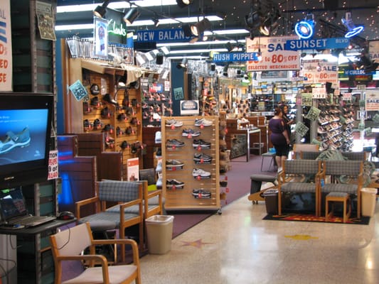 mcculloch's wide width shoes