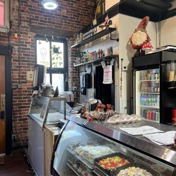 Gnome Nom Nom Deli- Morning Treats Afternoon Eats - Breakfast & Brunch Near Me - Wilmington, North Carolina