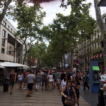 Las Ramblas - Local Flavor Near Me - Barcelona, B Las Ramblas - Local Flavor Near Me - Barcelona, B