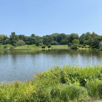 Chicago Botanic Garden - One of the lakes - Botanical Gardens Near Me - Glencoe, Illinois Chicago Botanic Garden - One of the lakes - Botanical Gardens Near Me - Glencoe, Illinois