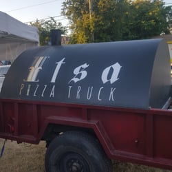Truck where pizza is cooked