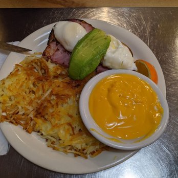 Sunshine Café - The Dillon- poached eggs w/ham on english muffin, cheese sauce and hash browns. - Breakfast & Brunch Near Me - Silverthorne, Colorado